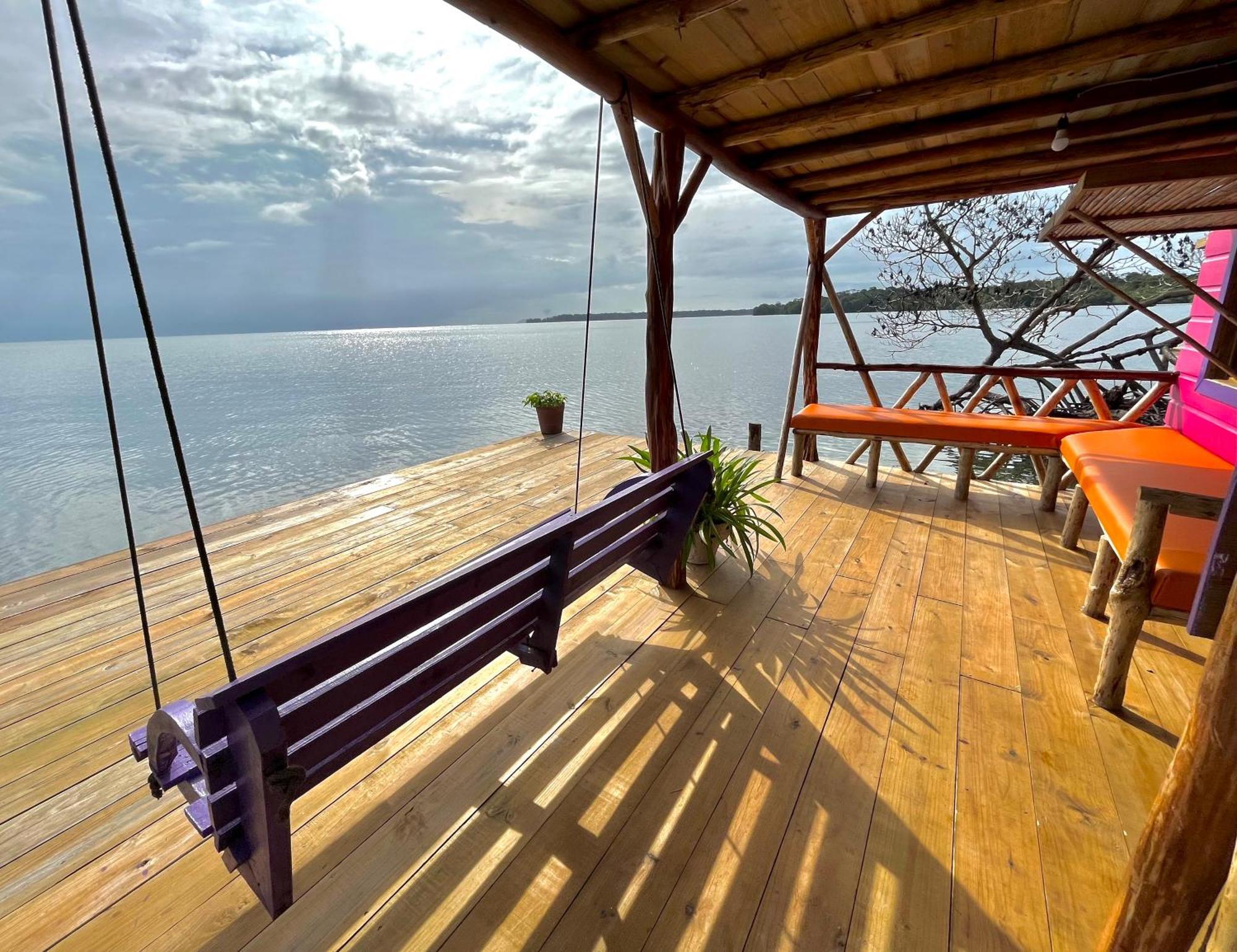 Urraca Monkey Island Eco Resort (Adults Only) Punta Laurel Екстер'єр фото