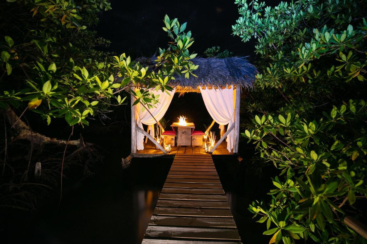 Urraca Monkey Island Eco Resort (Adults Only) Punta Laurel Екстер'єр фото